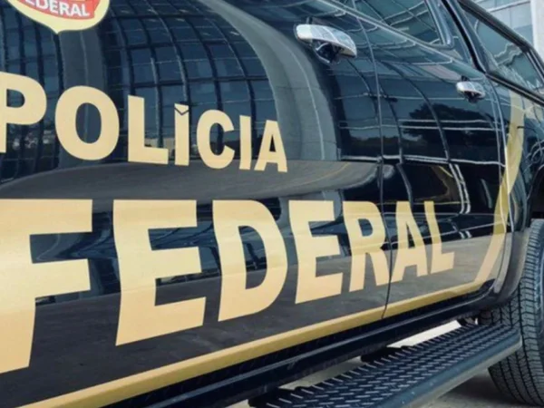 Viatura da Polícia Federal para fazer segurança eleitoral