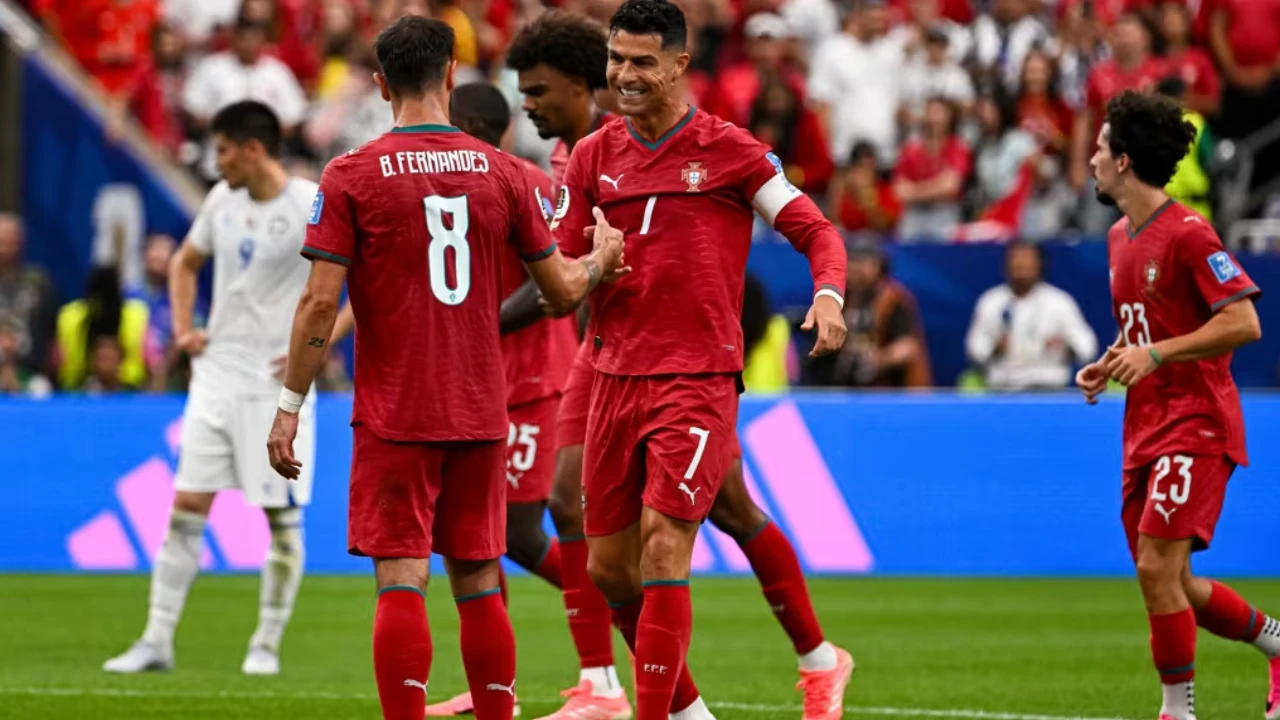 Cristiano Ronaldo comemora gol de Portugal contra o Uzbequistão pela Copa do Mundo 2026