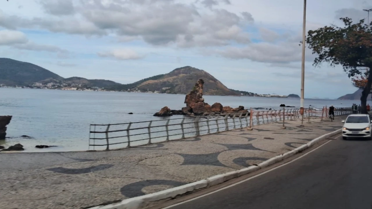 Amanhecer frio em Niterói após temperatura mínima de 13,7 graus nesta quinta-feira