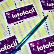 Concurso 3779 da Lotofácil, com resultado dos números sorteados neste quinta-feira, 03/09, bem como prêmios de todas as faixas de acerto. Soma do total de apostas realizadas, e análises econômicas, financeiras e lotéricas tanto sobre as ganhadoras quanto perdedoras, com base na arrecadação | Enzo Carvalho/Folha do Leste