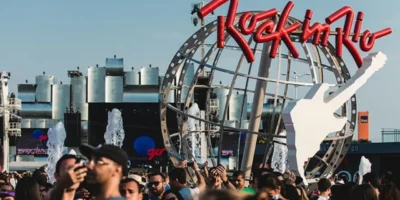 Celular com ingresso digital aberto em aplicativo para acesso ao Rock in Rio 2026