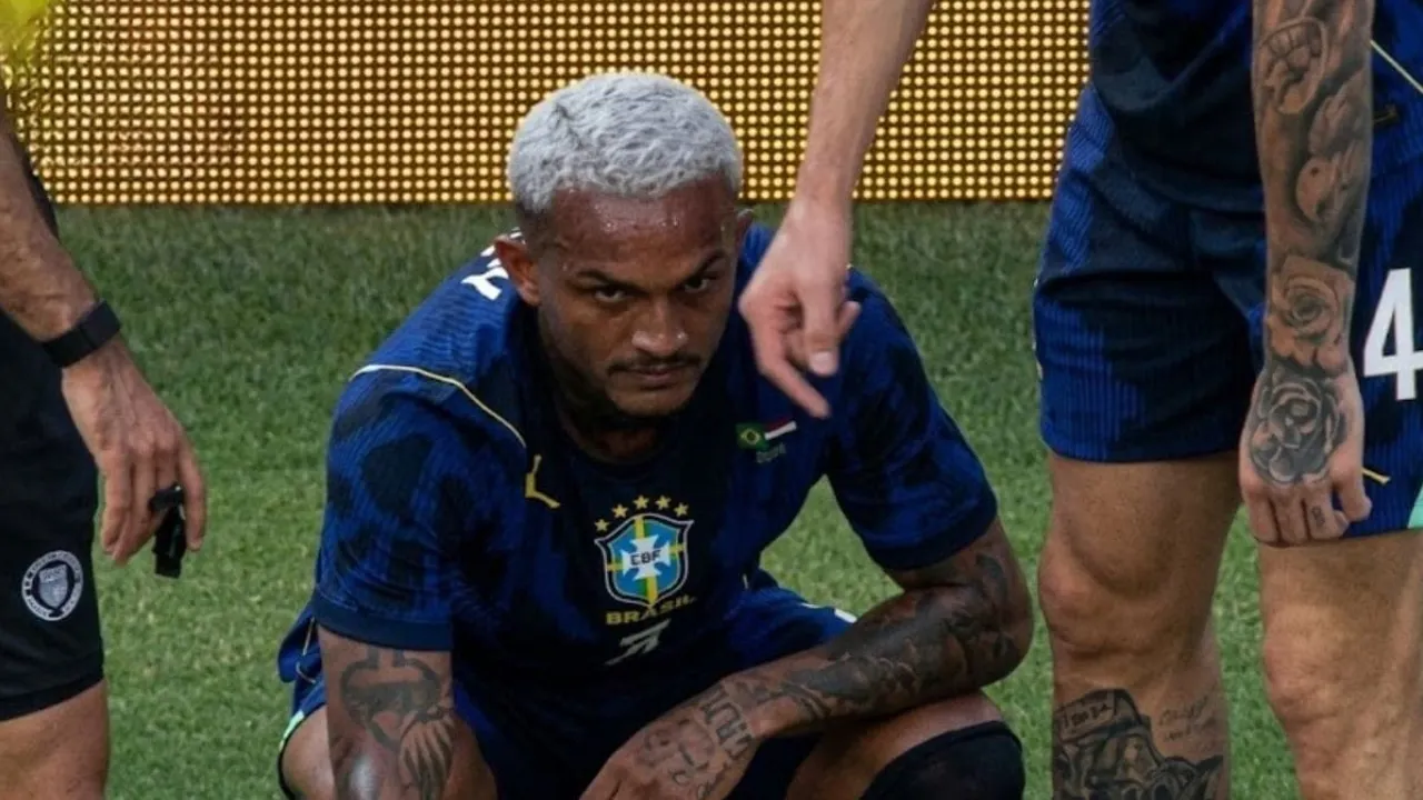 Wesley, lateral da Seleção Brasileira e da Roma, em ação antes de ser cortado da Copa por lesão