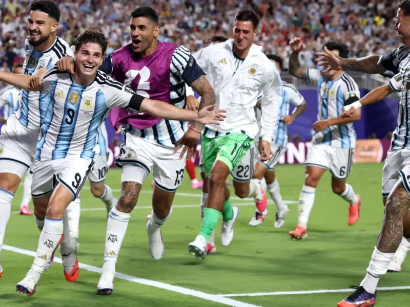 Com mais uma exibição sobrenatural, movida por garra, força de vontade e determinação, a seleção da Argentina elimina a Suíça no jogo de número 100 da competição, em Kansas City, nos EUA, e garante sua classificação para a semifinal da Copa do Mundo Fifa 2026