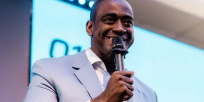 O comentarista da CNN Gilvan Bueno debate as transformações no mercado de trabalho em Niterói e cenário econômico fluminense neste sábado. Confira dados exclusivos