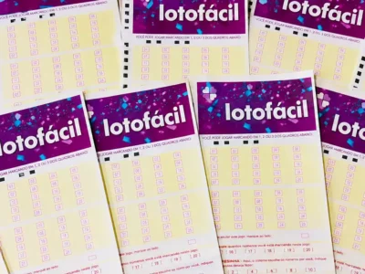 Concurso 3730 da Lotofácil, com resultado dos números sorteados na quarta-feira, 08/07, bem como prêmios de todas as faixas de acerto. Soma do total de apostas realizadas, e análises econômicas, financeiras e lotéricas tanto sobre as ganhadoras quanto perdedoras, com base na arrecadação.