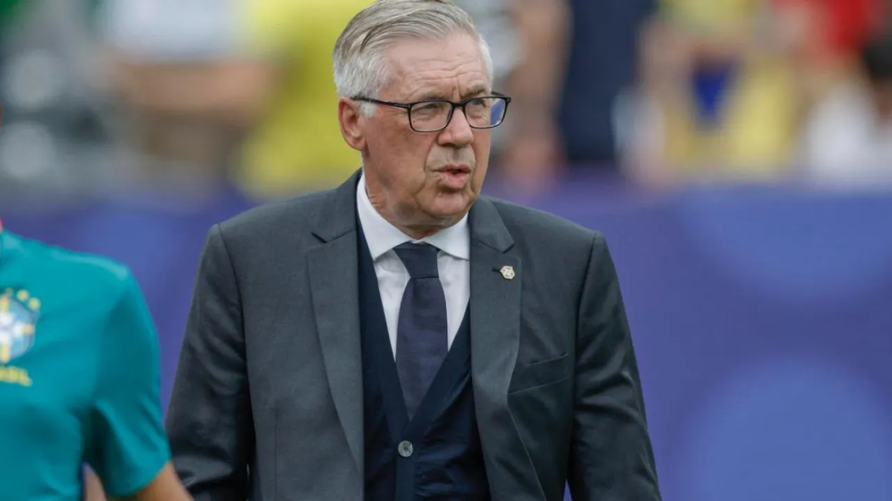Carlo Ancelotti no comando da Seleção Brasileira durante a Copa do Mundo