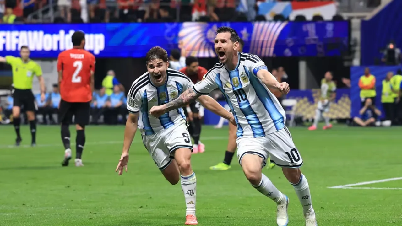 Lionel Messi comemora gol da Argentina contra o Egito pela Copa do Mundo de 2026 Lionel Messi comemora gol da Argentina contra o Egito pela Copa do Mundo de 2026