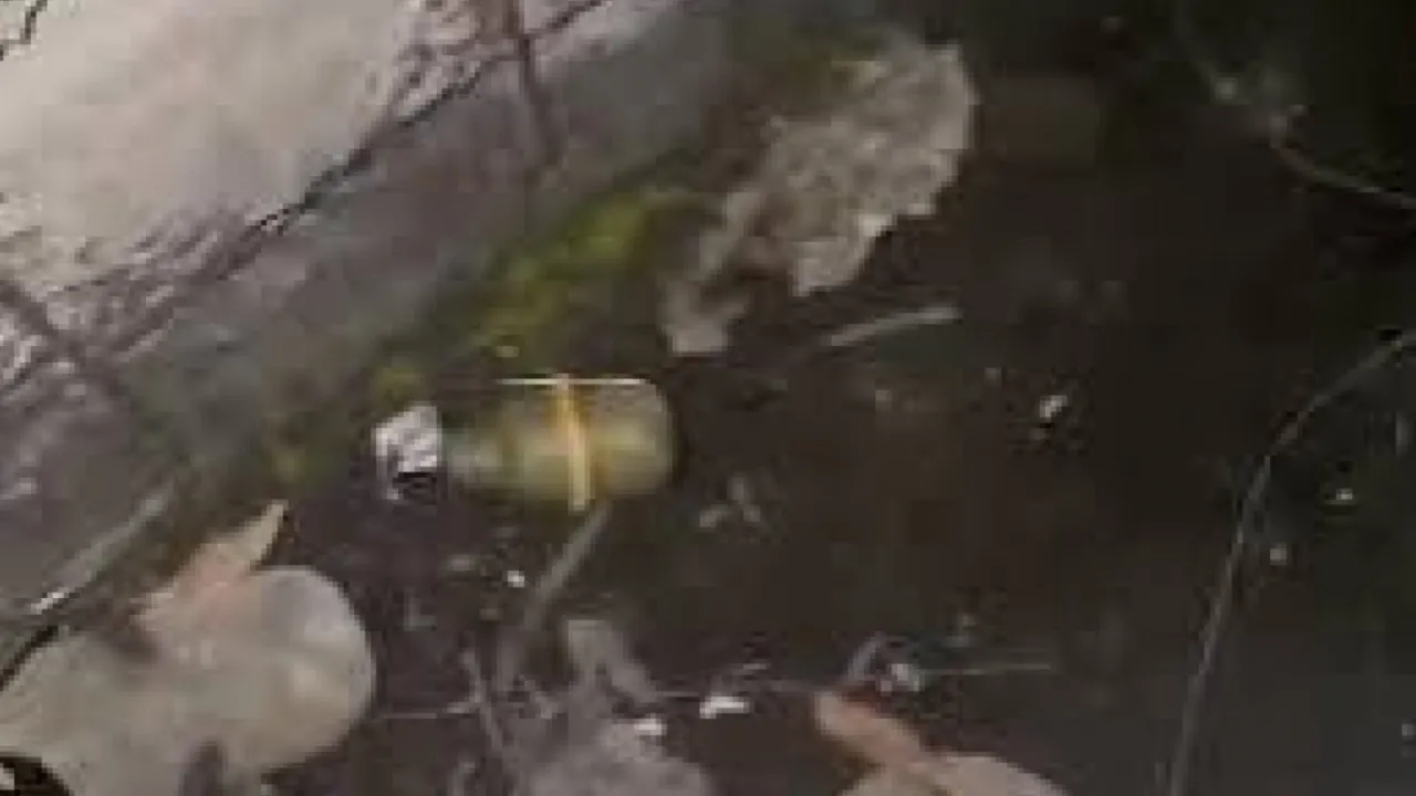 Viatura policial em frente a uma creche municipal na Zona Norte do Rio após ocorrência com artefato explosivo Viatura policial em frente a uma creche municipal na Zona Norte do Rio após ocorrência com artefato explosivo