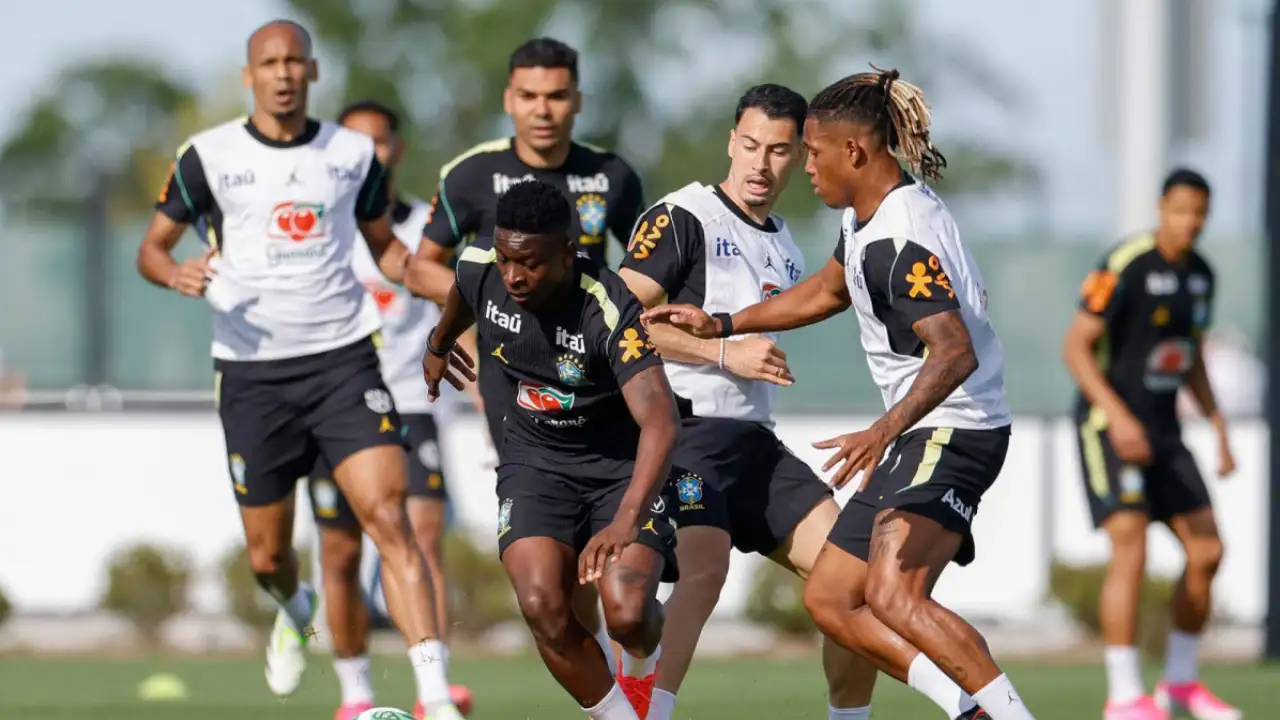 Carlo Ancelotti acompanha treino da seleção brasileira em Nova Jersey antes de Brasil x Noruega
