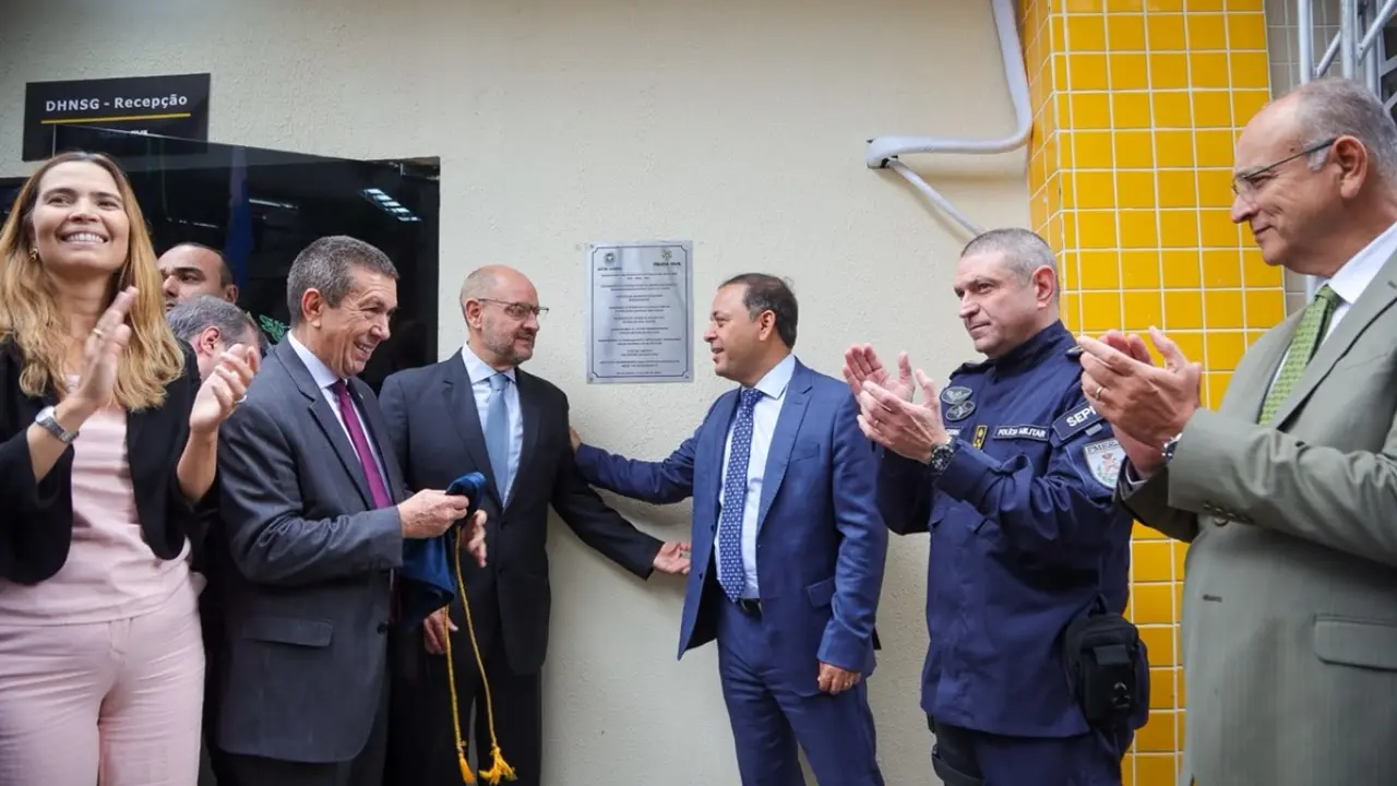 Autoridades participam da inauguração da Cidade da Polícia de Niterói, no Centro