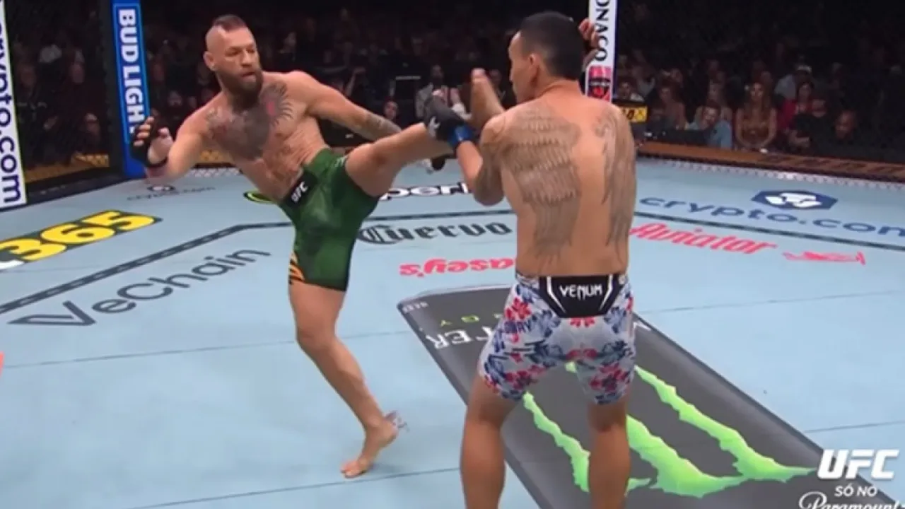 Conor McGregor deixa o octógono após sofrer lesão no joelho em luta contra Max Holloway no UFC 329 Conor McGregor deixa o octógono após sofrer lesão no joelho em luta contra Max Holloway no UFC 329