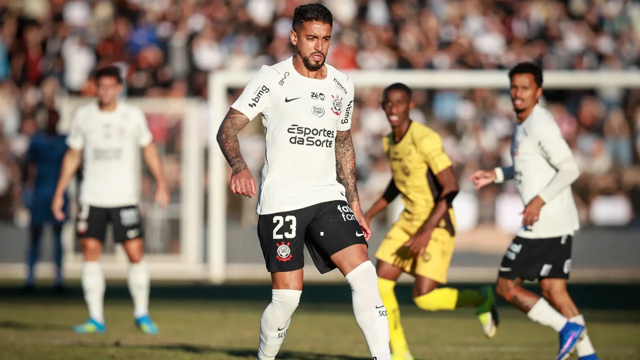 Jogadores de Corinthians e Remo antes do confronto pela 19ª rodada do Campeonato Brasileiro na Neo Química Arena Jogadores de Corinthians e Remo antes do confronto pela 19ª rodada do Campeonato Brasileiro na Neo Química Arena
