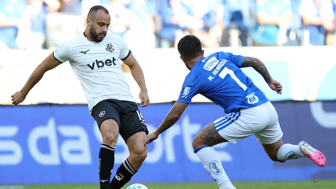 Justino comemora o gol da vitória do Botafogo sobre o Cruzeiro por 1 a 0 no Mineirão Justino comemora o gol da vitória do Botafogo sobre o Cruzeiro por 1 a 0 no Mineirão