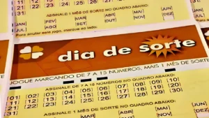 Imagem mostra volante da Loterias Caixa válido para apostas na Dia de Sorte cuja reportagem em anexo detalha como foi o concurso 1252 com resultado dos números sorteados na quarta-feira, 22/07, bem como prêmios de todas as faixas de acerto. Soma do total de apostas realizadas, e análises econômicas, financeiras e lotéricas tanto sobre as ganhadoras quanto perdedoras, com base na arrecadação da modalidade | Créditos: Enzo Carvalho/Folha do Leste