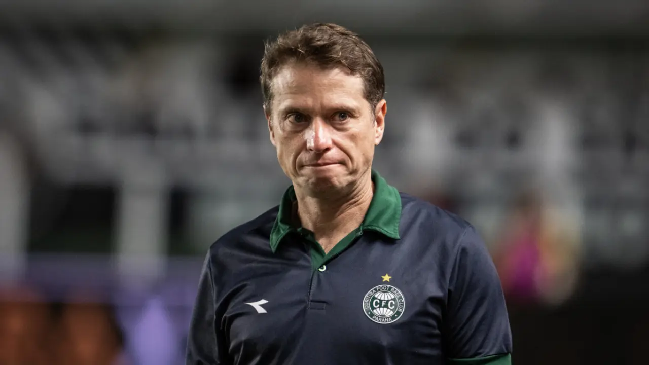 Fernando Seabra durante partida pelo Coritiba antes de acertar com o Vasco Fernando Seabra durante partida pelo Coritiba antes de acertar com o Vasco