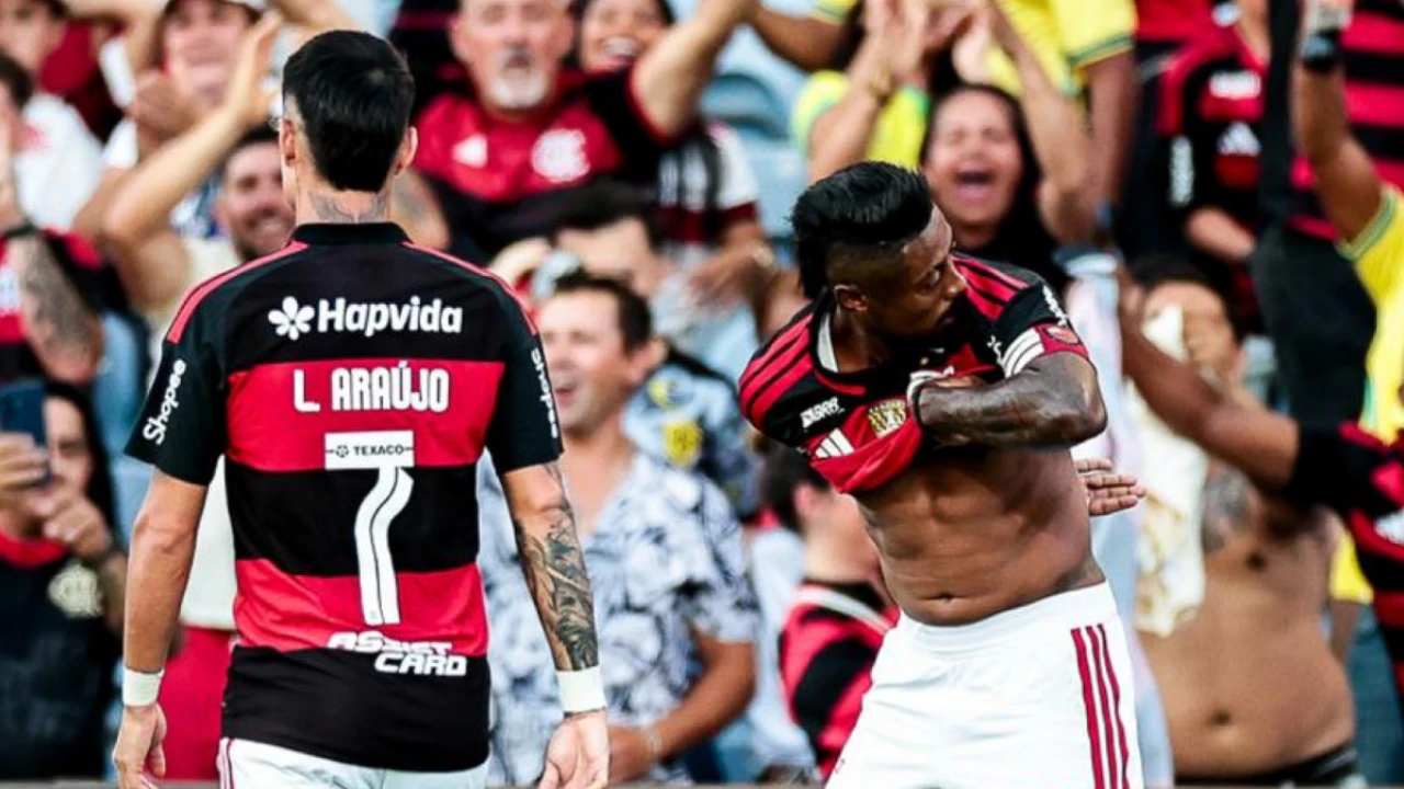 Bruno Henrique durante jogo do Flamengo contra o River Plate em Portugal