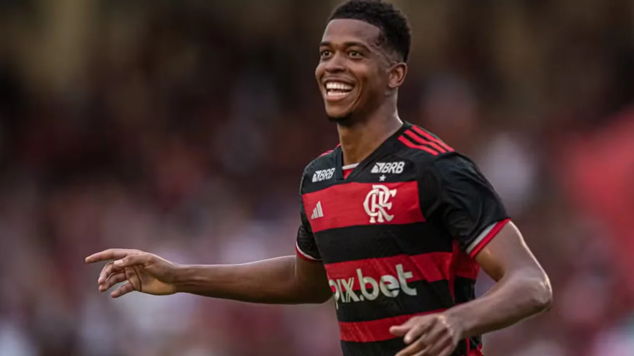 Flamengo empresta o atacante Carlinhos ao Athletic para a sequência da Série B do Campeonato Brasileiro