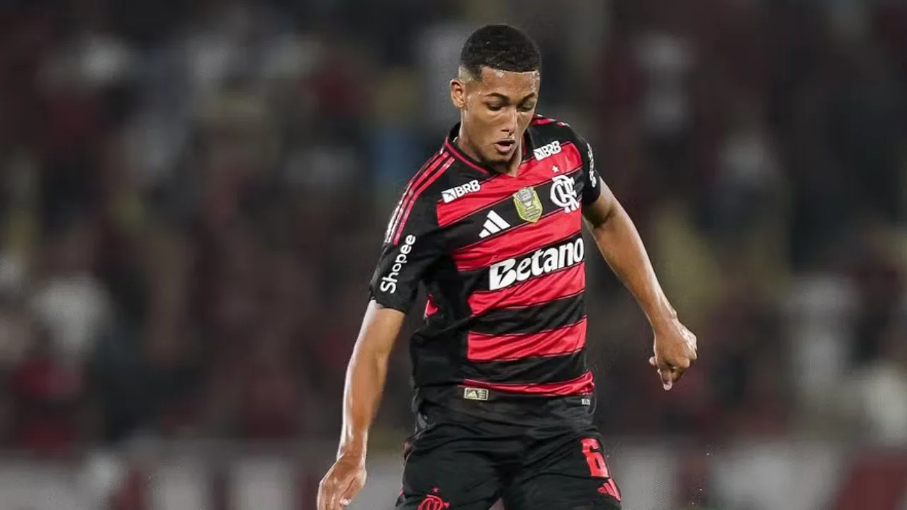João Victor atua pelo Flamengo antes de receber proposta de R$ 58 milhões do Grupo City João Victor atua pelo Flamengo antes de receber proposta de R$ 58 milhões do Grupo City