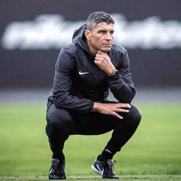 Pedro Emanuel durante partida do Vasco pelo Campeonato Brasileiro
