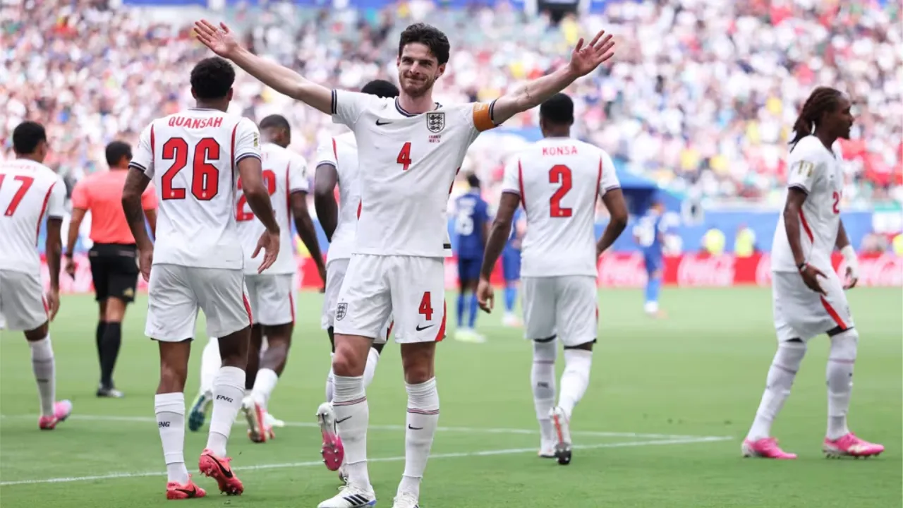 Bukayo Saka comemora durante Inglaterra x França, partida vencida pelos ingleses por 6 a 4 na disputa do terceiro lugar da Copa do Mundo Bukayo Saka comemora durante Inglaterra x França, partida vencida pelos ingleses por 6 a 4 na disputa do terceiro lugar da Copa do Mundo