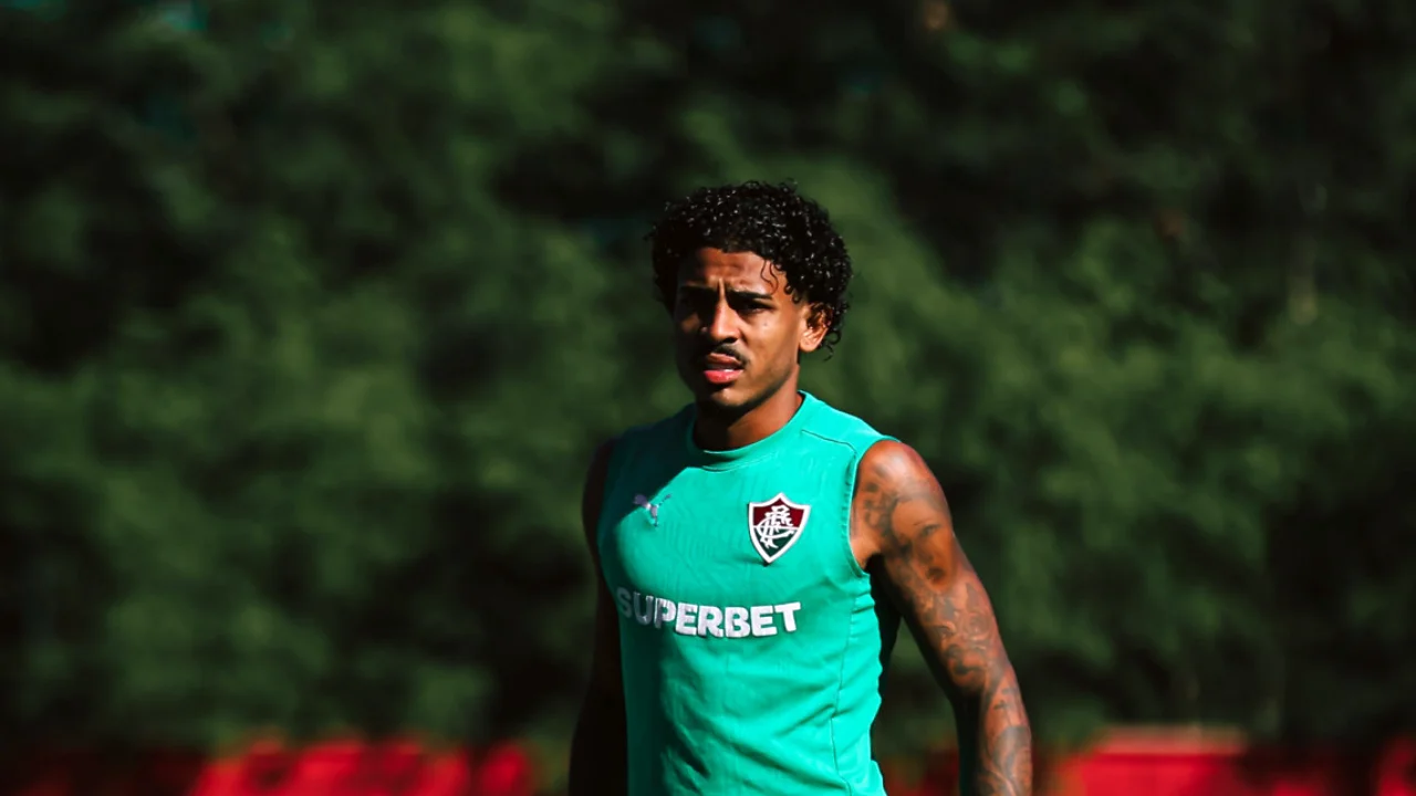 John Kennedy comemora gol pelo Fluminense em meio ao interesse da Lazio