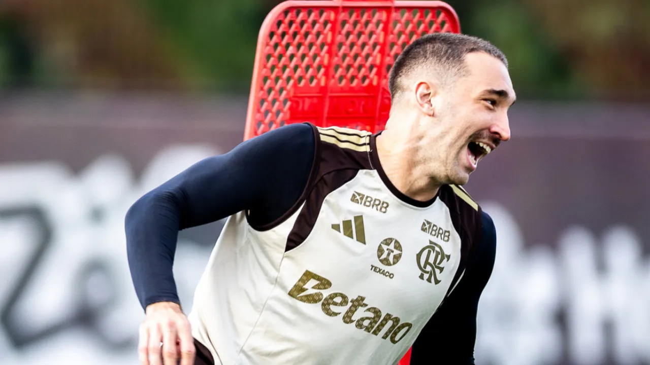 Léo Ortiz treina no Flamengo após recuperação de lesão muscular na coxa direita Léo Ortiz treina no Flamengo após recuperação de lesão muscular na coxa direita