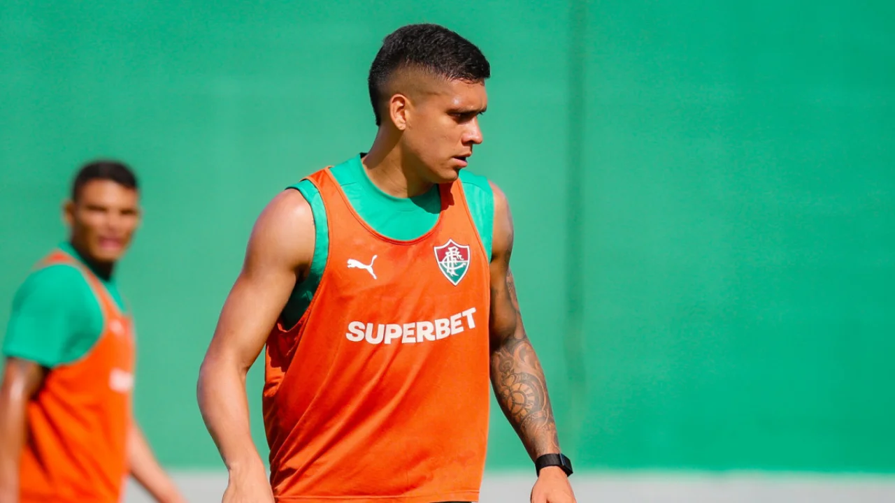 Julián Millán em campo pelo Fluminense antes de sofrer lesão na coxa direita e virar desfalque por cerca de um mês Julián Millán em campo pelo Fluminense antes de sofrer lesão na coxa direita e virar desfalque por cerca de um mês