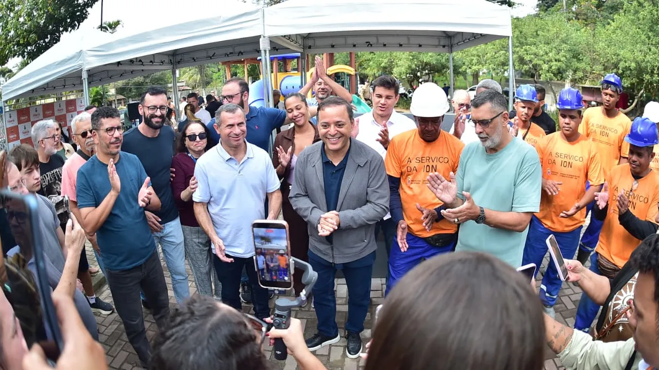 Rua urbanizada no Engenho do Mato após obras de drenagem e pavimentação entregues pela Prefeitura de Niterói