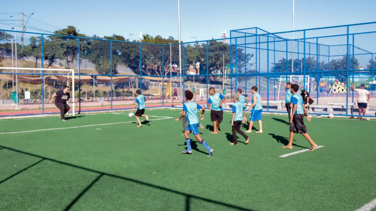 Crianças da rede municipal de São Gonçalo participam de atividade escolar no Parque RJ Nosso Sonho, no Boa Vista