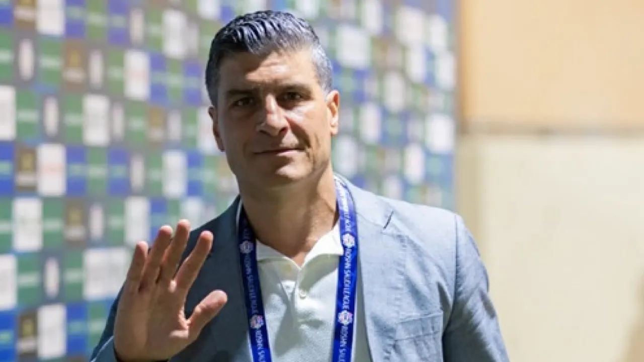 Pedro Emanuel chega ao Rio de Janeiro para iniciar trabalho como novo técnico do Vasco