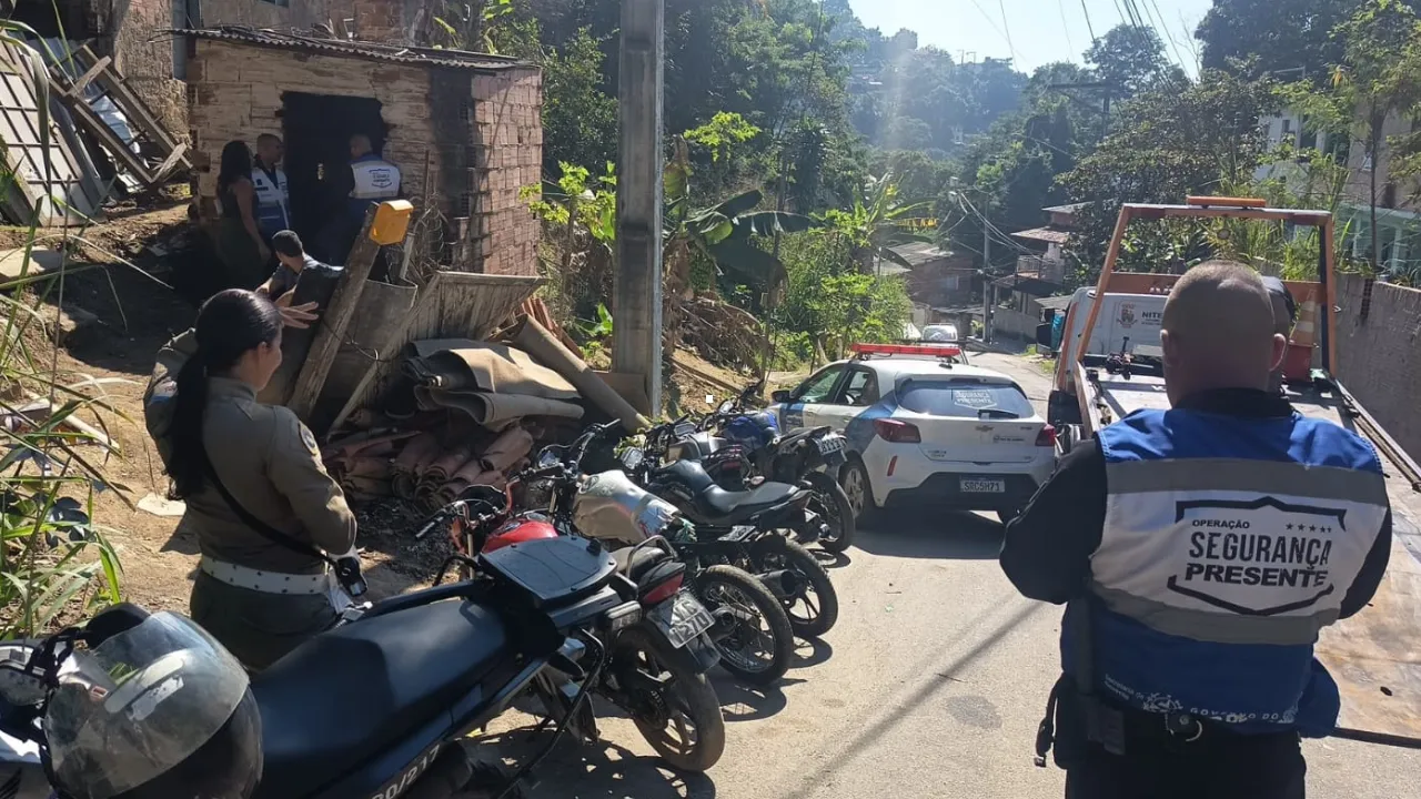 Agentes de segurança atuam em Maria Paula após monitoramento do CISP e apreensão de motocicletas em Niterói