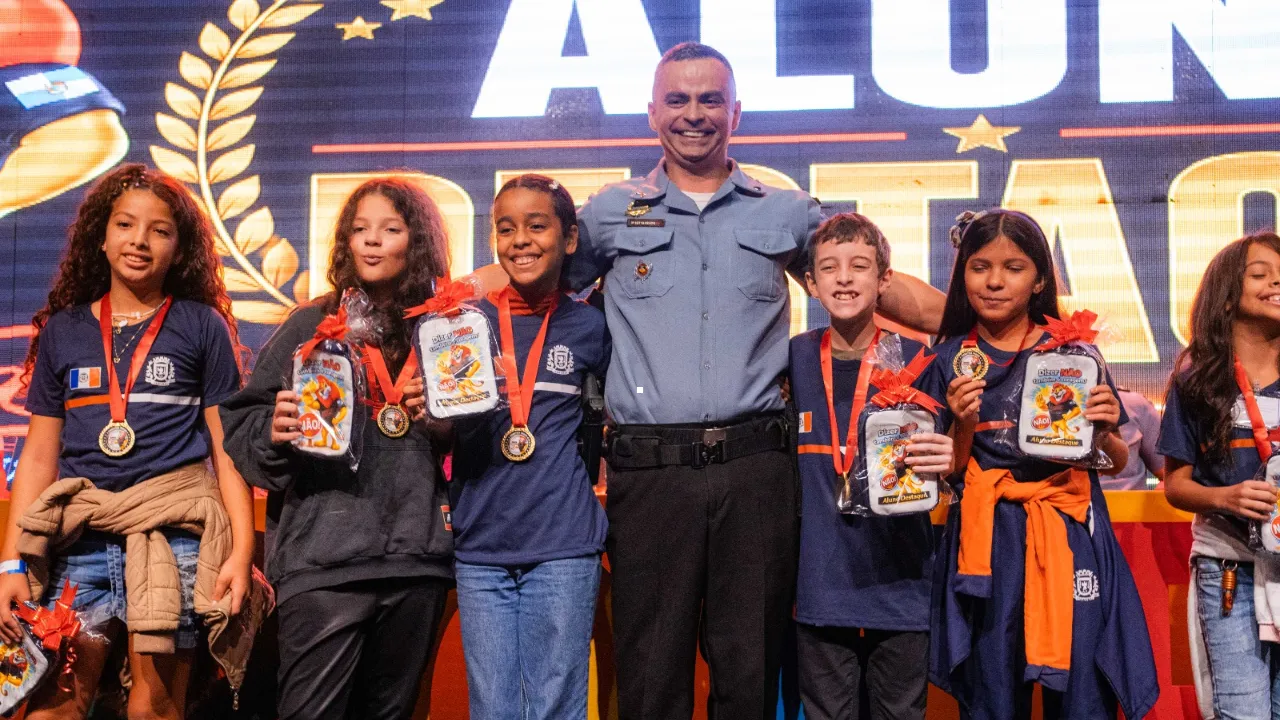 Alunos de Itaboraí participam da formatura do Proerd após seis meses de atividades de prevenção às drogas e à violência