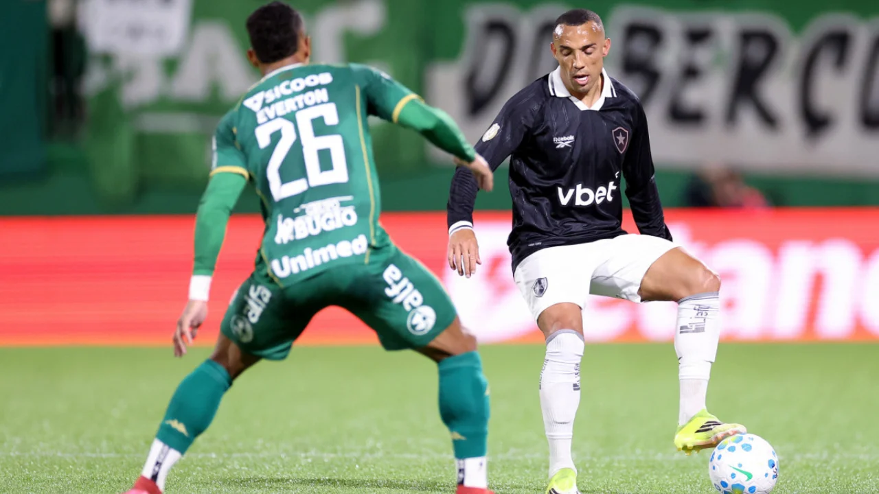 Marçal pede renovação de contrato com o Botafogo e descarta aposentadoria ao fim da temporada