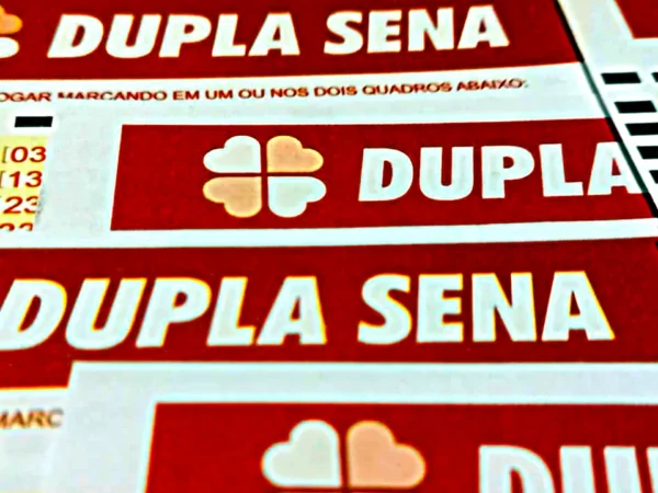 Volantes do concurso 2985 da Dupla Sena, com resultado dos números sorteados na segunda-feira, 20/07, bem como prêmios de todas as faixas de acerto. Soma do total de apostas realizadas, e análises econômicas, financeiras e lotéricas tanto sobre as ganhadoras quanto perdedoras, com base na arrecadação.