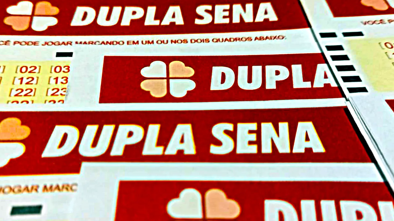 Volantes do concurso 2985 da Dupla Sena, com resultado dos números sorteados na segunda-feira, 20/07, bem como prêmios de todas as faixas de acerto. Soma do total de apostas realizadas, e análises econômicas, financeiras e lotéricas tanto sobre as ganhadoras quanto perdedoras, com base na arrecadação.