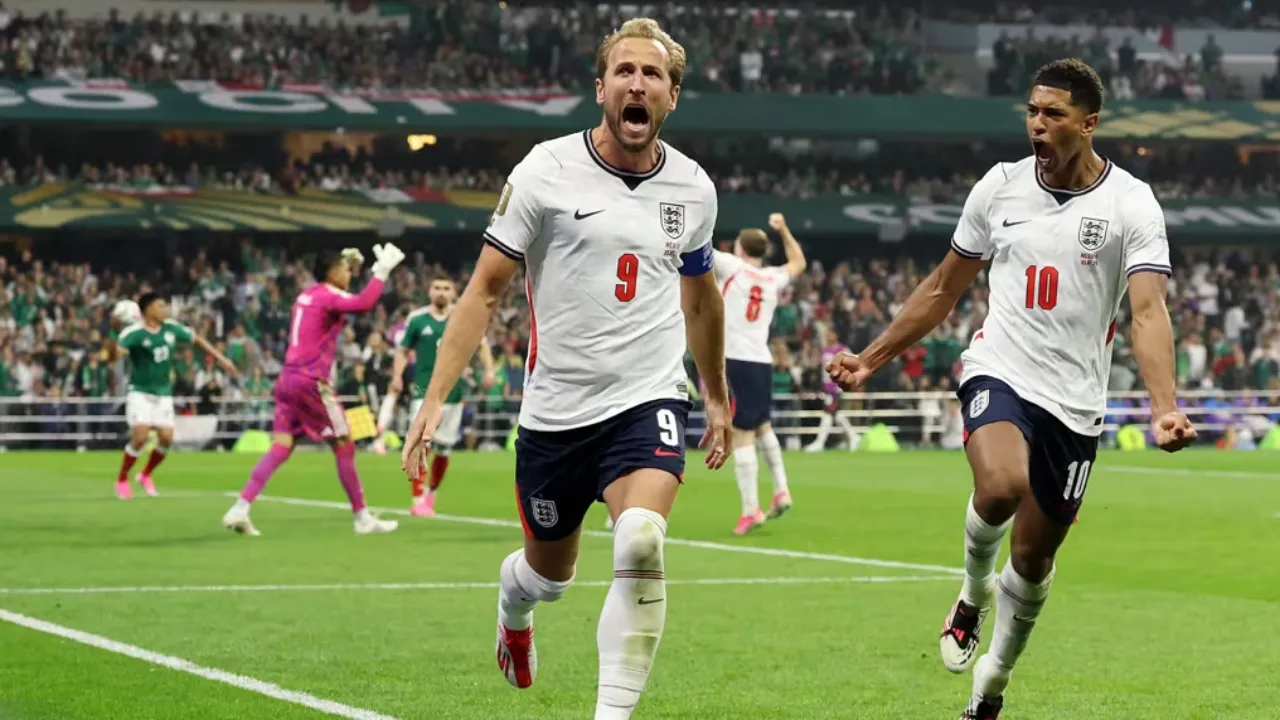 Jude Bellingham celebra gol da Inglaterra contra o México pela Copa do Mundo