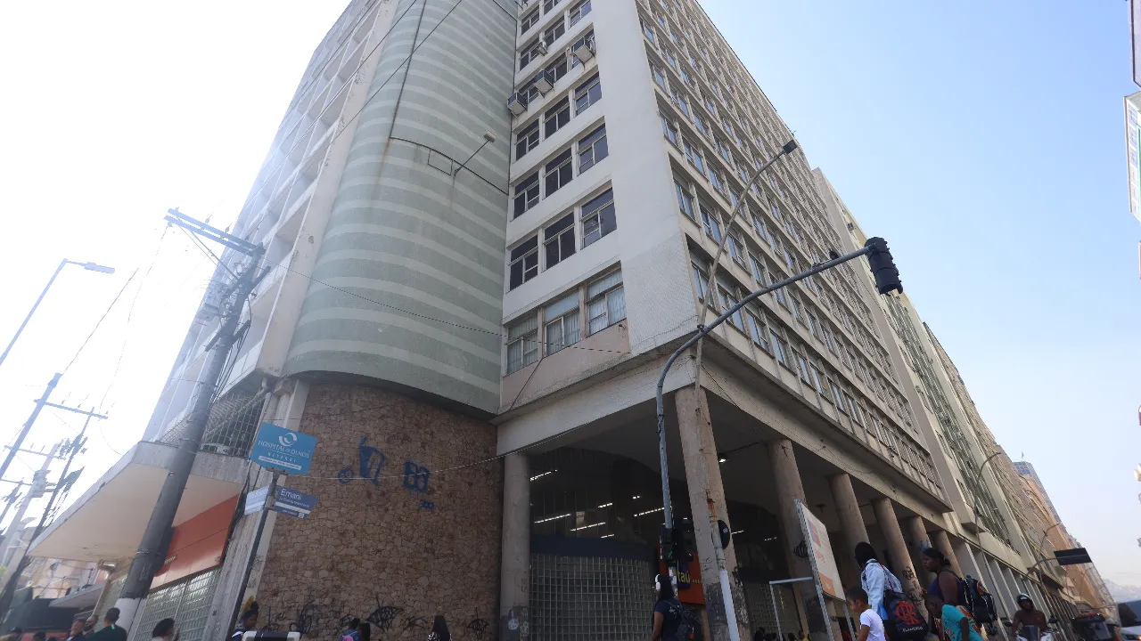 Edifício histórico na Avenida Amaral Peixoto, no Centro de Niterói, que receberá projeto de retrofit residencial Edifício histórico na Avenida Amaral Peixoto, no Centro de Niterói, que receberá projeto de retrofit residencial