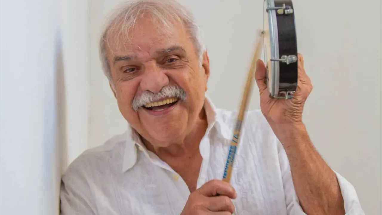 Chico Batera toca percussão durante apresentação que celebra seus 83 anos e mais de seis décadas de carreira Chico Batera toca percussão durante apresentação que celebra seus 83 anos e mais de seis décadas de carreira