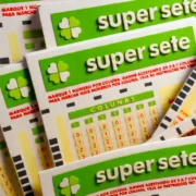 Concurso 870 da Super Sete, com resultado dos números sorteados na quarta-feira, 08/07, bem como prêmios de todas as faixas de acerto. Soma do total de apostas realizadas, e análises econômicas, financeiras e lotéricas tanto sobre as ganhadoras quanto perdedoras, com base na arrecadação.
