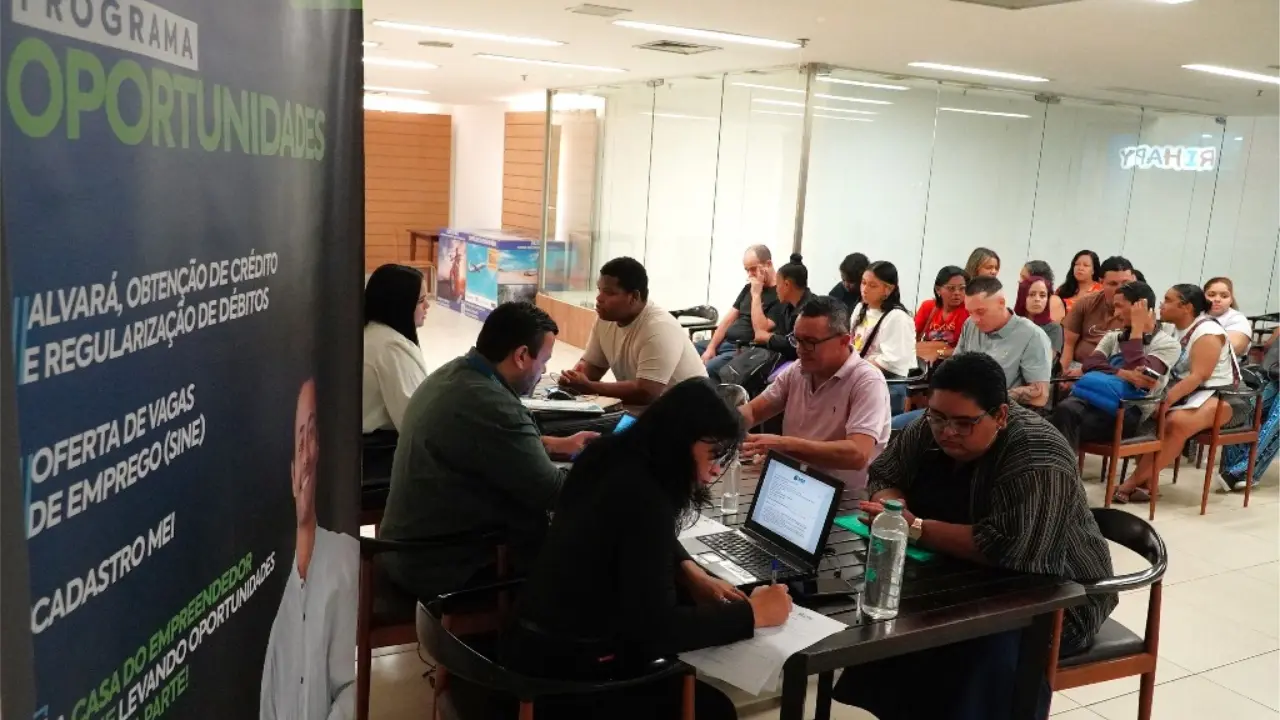 Candidatos recebem encaminhamento para vagas de emprego em São Gonçalo durante o Programa Oportunidades
