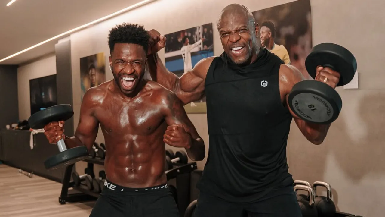 Vini Jr posa ao lado de Terry Crews e convida Erling Haaland para recriar meme de As Branquelas Vini Jr posa ao lado de Terry Crews e convida Erling Haaland para recriar meme de As Branquelas
