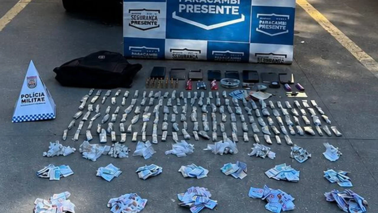 Viatura policial em ocorrência após denúncia de cárcere privado em Paracambi Viatura policial em ocorrência após denúncia de cárcere privado em Paracambi