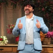Ator Carlos Simões apresenta a comédia “Os Homens Querem Casar e as Mulheres Querem Sexo” neste sábado, 08/08, no teatro Nova Iguaçu Petrobrás