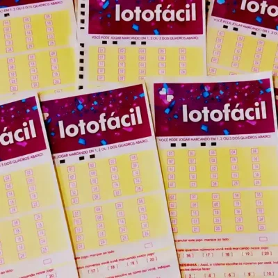 Concurso 3765 da Lotofácil, com resultado dos números sorteados no terça-feira, 18/08, bem como prêmios de todas as faixas de acerto. Soma do total de apostas realizadas, e análises econômicas, financeiras e lotéricas tanto sobre as ganhadoras quanto perdedoras, com base na arrecadação.