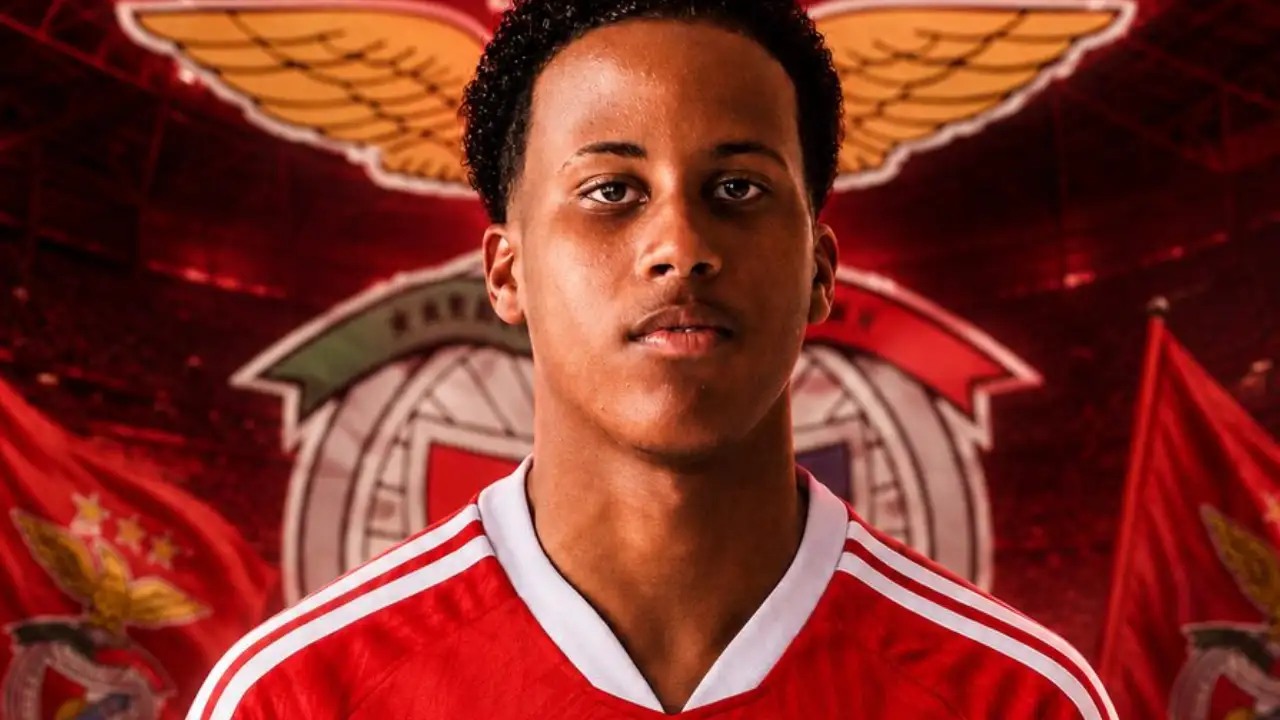 Alan Santos em atuação pelo Flamengo. O atacante formado nas categorias de base rubro-negras disputou partidas pelo profissional em 2026 e se destacou na campanha do vice-campeonato da Libertadores Sub-20 Alan Santos em atuação pelo Flamengo. O atacante formado nas categorias de base rubro-negras disputou partidas pelo profissional em 2026 e se destacou na campanha do vice-campeonato da Libertadores Sub-20