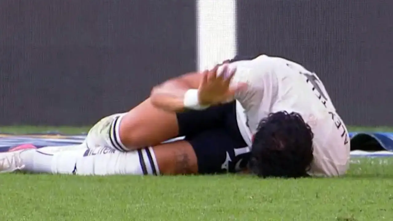 Alex Telles durante partida do Botafogo pelo Campeonato Brasileiro