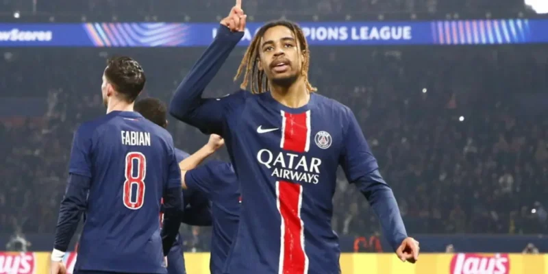 Bradley Barcola em ação pelo Paris Saint-Germain