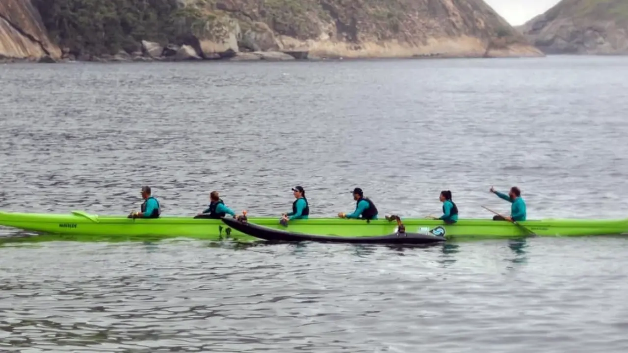 Atletas disputam prova de canoa havaiana na Praia de São Francisco em Niterói Atletas disputam prova de canoa havaiana na Praia de São Francisco em Niterói