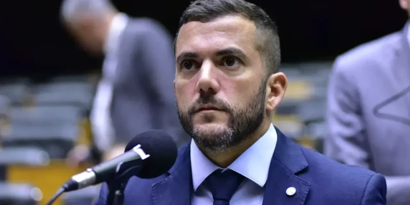 Imagem do Deputado federal Carlos Jordy (PL-RJ), no plenário da Câmara
