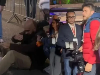 Igor Carvalho, repórter e supervisor de jornalismo do Brasil de Fato, durante a cobertura eleitoral em São Paulo. A Globo encerrou o contrato do cinegrafista envolvido na agressão registrada antes do debate da Band